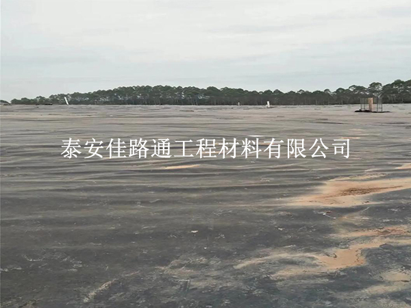 沼氣池黑膜運輸“三字訣”：穩、護、查