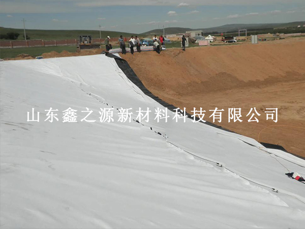 白色長絲土工布施工固定方式方法：規范固定筑牢工程防護根基